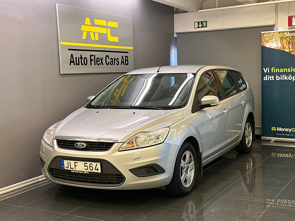 Ford Focus Kombi 1.6 TDCi Trend | P-SENSOR | KAMREMBYTT |
