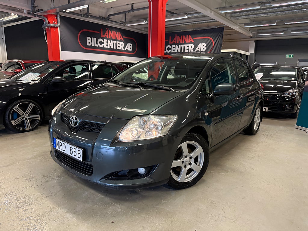 Toyota Auris 1.6 Dual VVT-i Drag Motorvärmare Ny servad LÅGA MIL