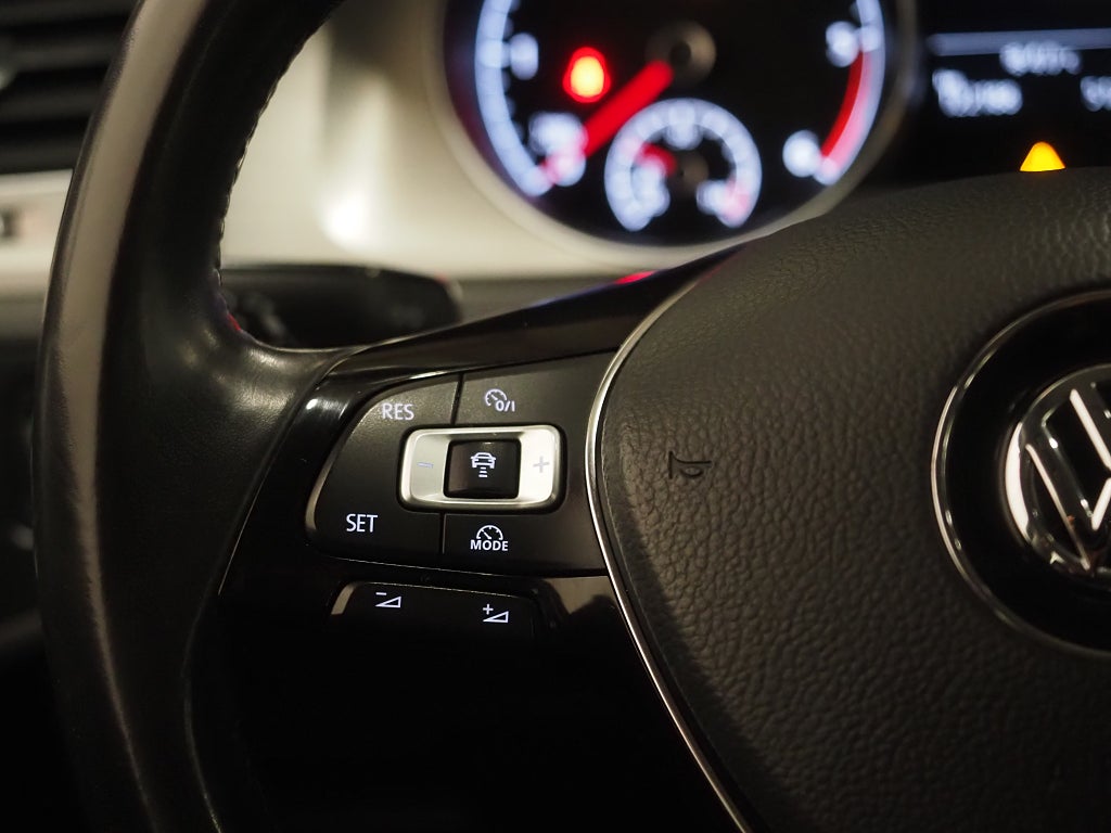 Volkswagen Golf 5-dörrar 1.6 TDI Masters D-Värm P-Sensorer 2015