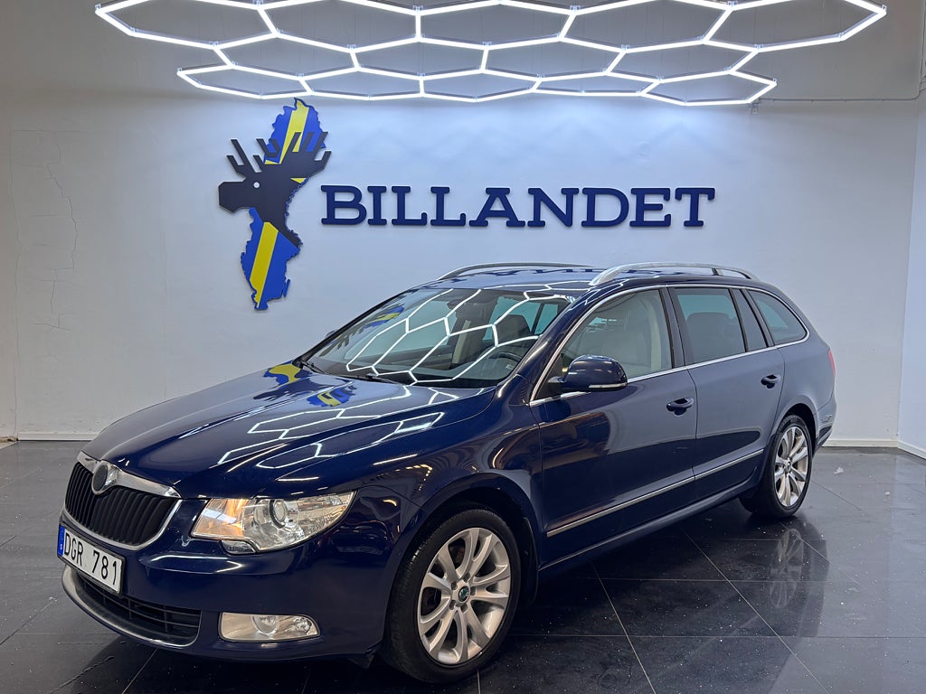 Skoda Superb Kombi 2.0 TDI Elegance-Drag-1Brukare-0%Ränta-Euro 5
