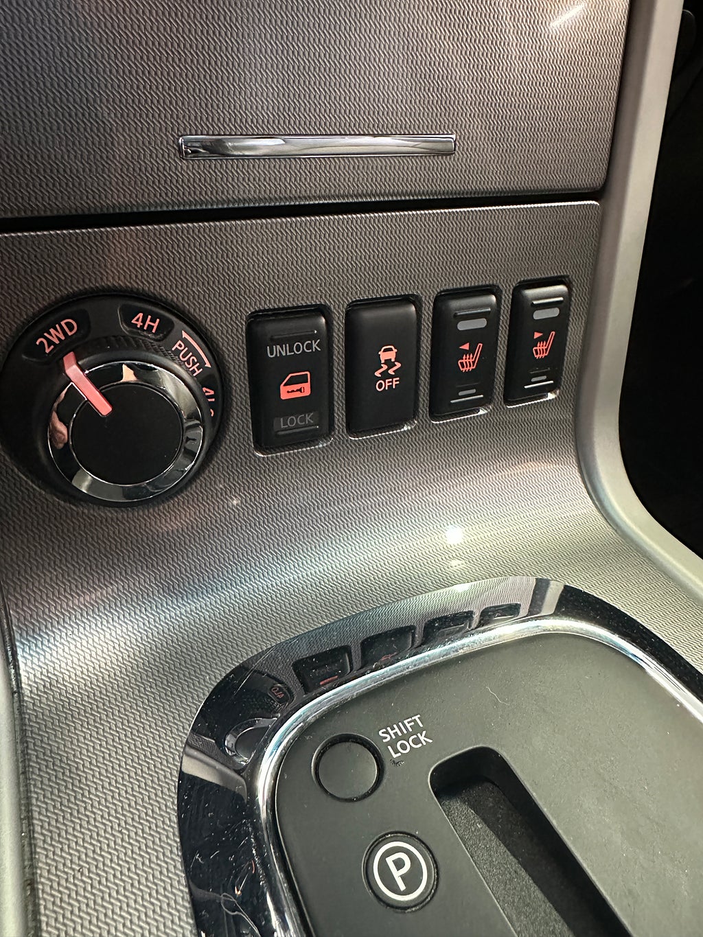 Nissan Navara Dubbelhytt 3.0 dCi V6 4x4 231 Hk Moms bil thumbnail
