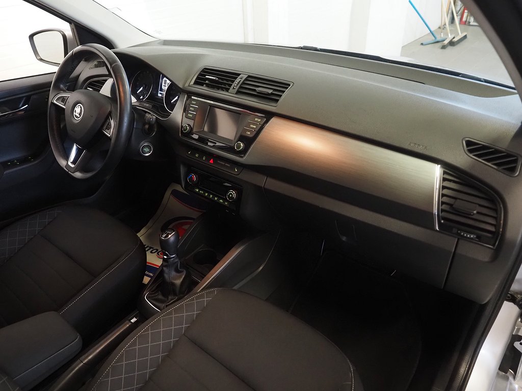 Skoda Fabia Kombi 1.4 TDI 90hk Style | Drag | Motorvärmare | 2016