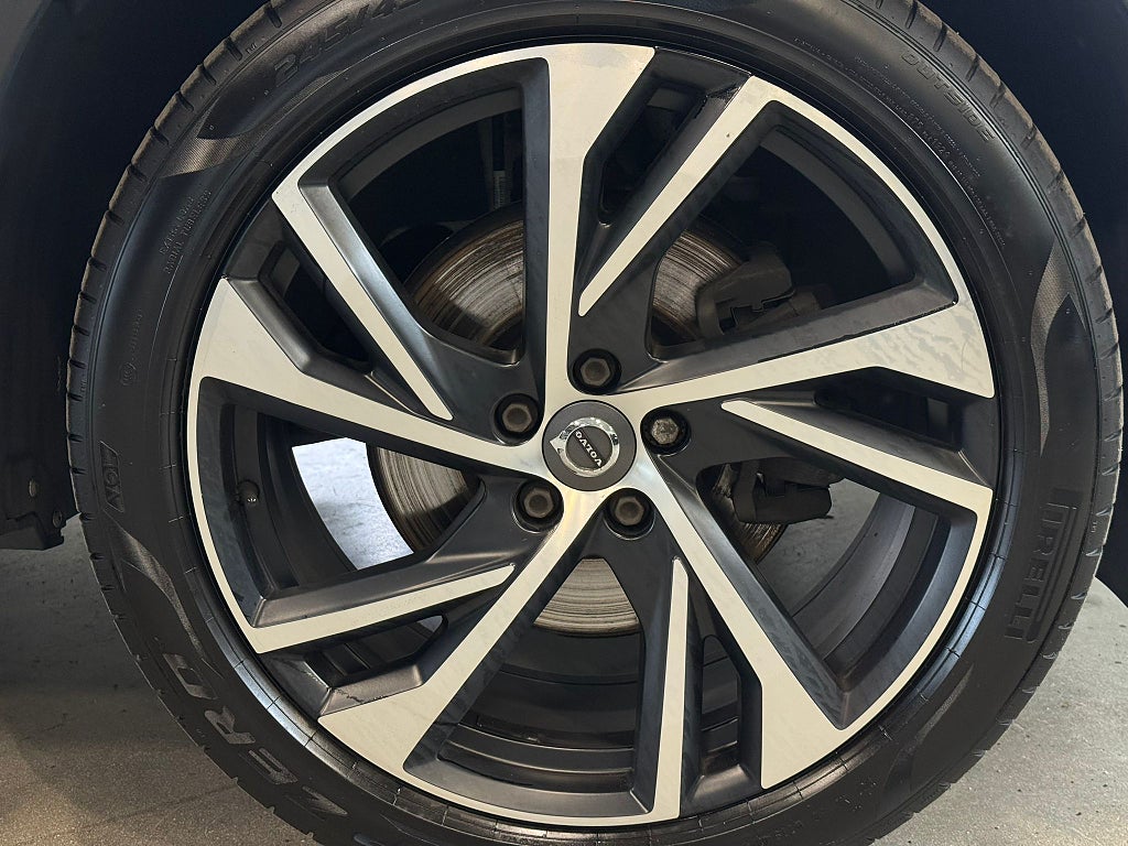 Volvo XC40 T5 AWD Aut R-Design Pano 20" BLIS 360 Drag Värmare