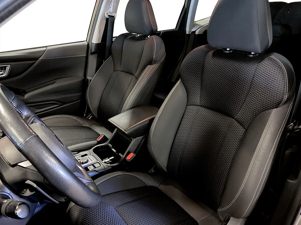 Bild på Subaru Forester Active e-Boxer 150hk Aut 4WD B-KAMERA CARPLAY
