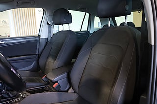 SUV Volkswagen Tiguan 16 av 34