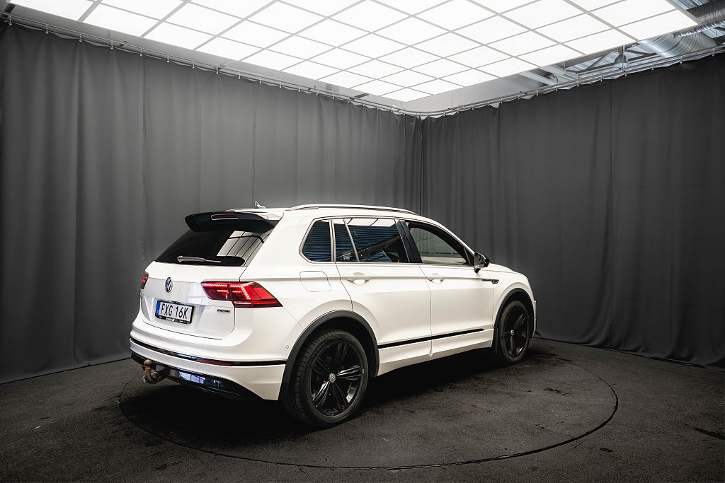 Volkswagen Tiguan TDI 4M R-Line BLACK D-VÄRMARE DRAG KAMERA COCKPIT MOMS