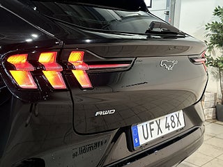 Ford Mustang Mach-E Long Range AWD Bang Olufsen 360° Skinn Pano GPS SoV – bild 24