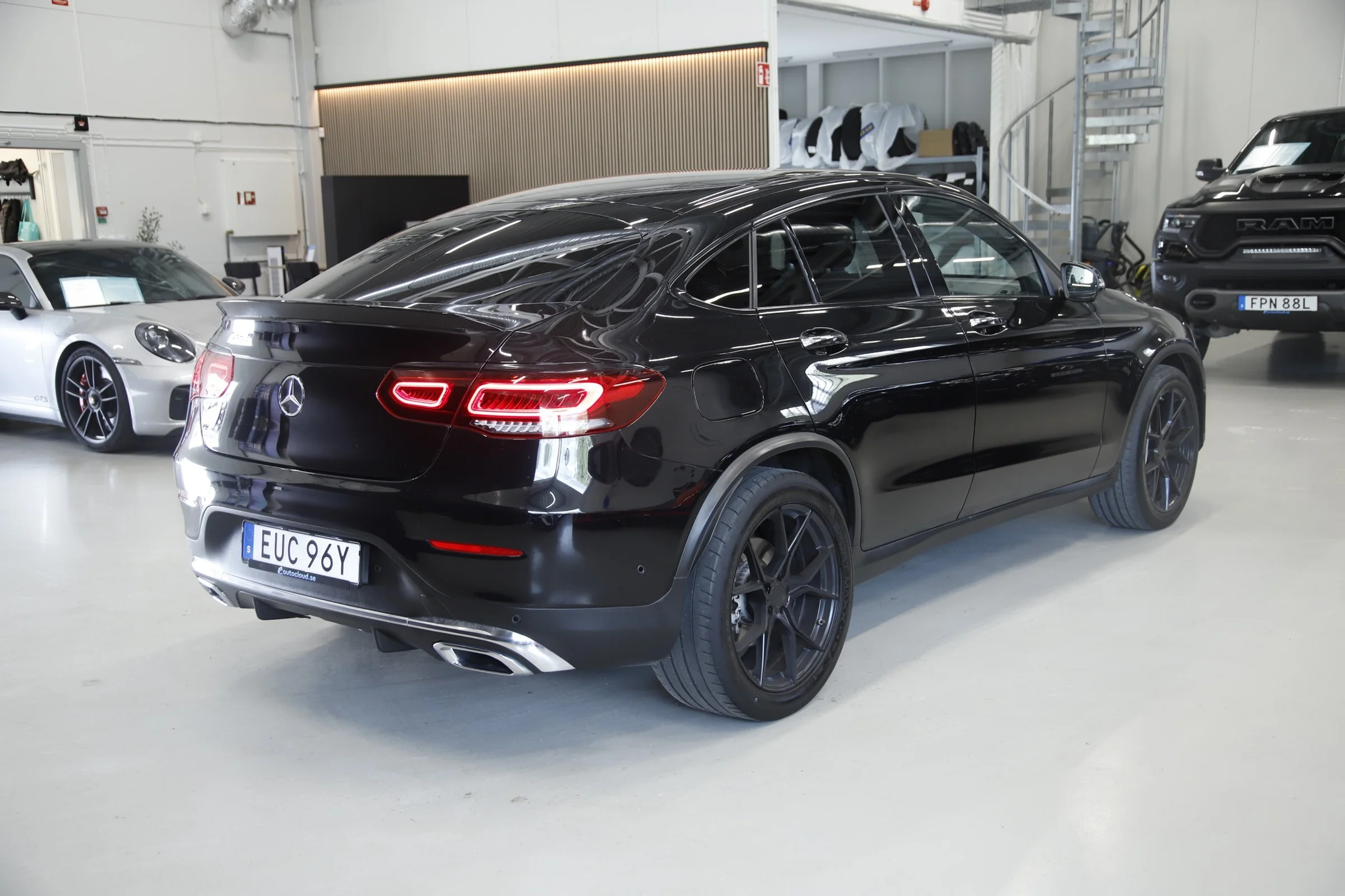 Mercedes-Benz GLC 400 d 4Matic AMG Night 2021, photo 4/10