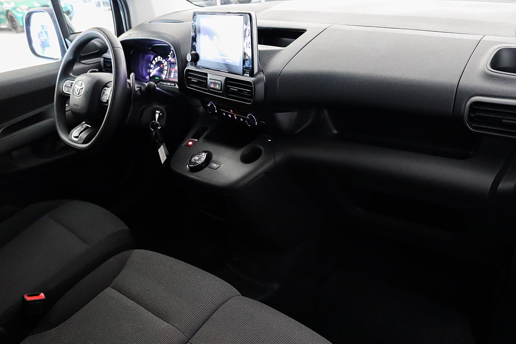 Toyota ProAce City 1.5D Värmare B-kamera 3-Sits