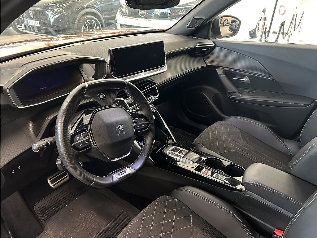 Bild på Peugeot 2008 GT 1.2 PT 155hk Aut - B-KAMERA,CARPLAY
