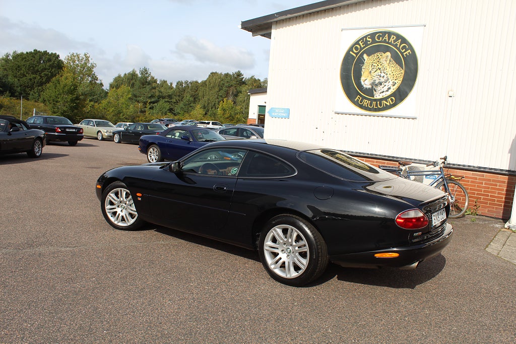 Jaguar XKR 4,2, ljust skinn, nytt innertak, påkostad, nyservad