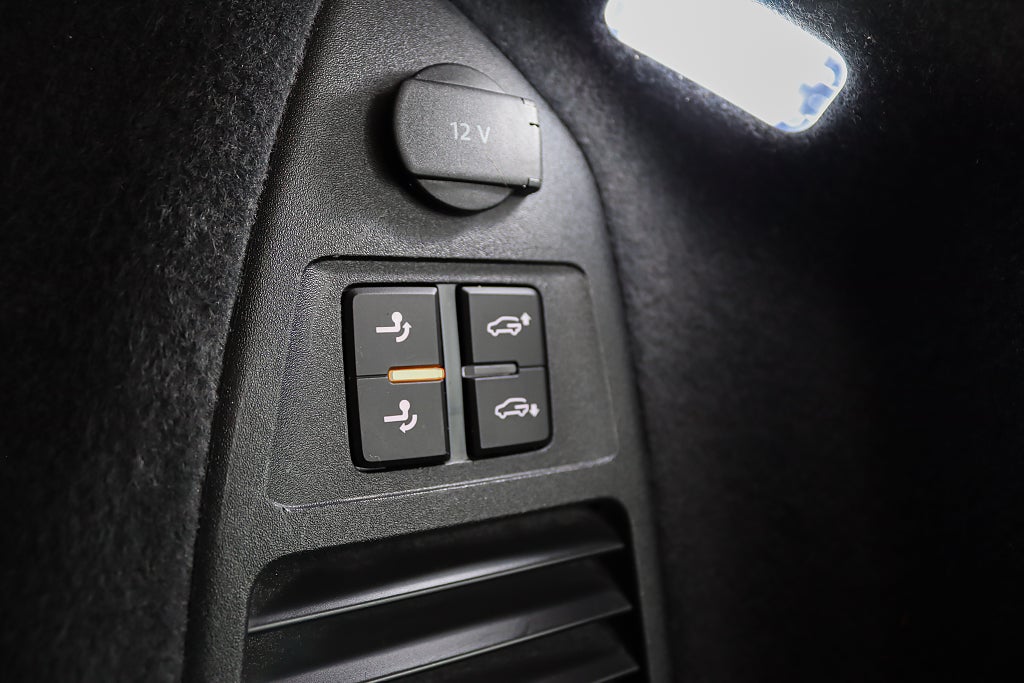Volkswagen Touareg R eHybrid MOMS Innovation Luftfjädring Dynaudio HuD