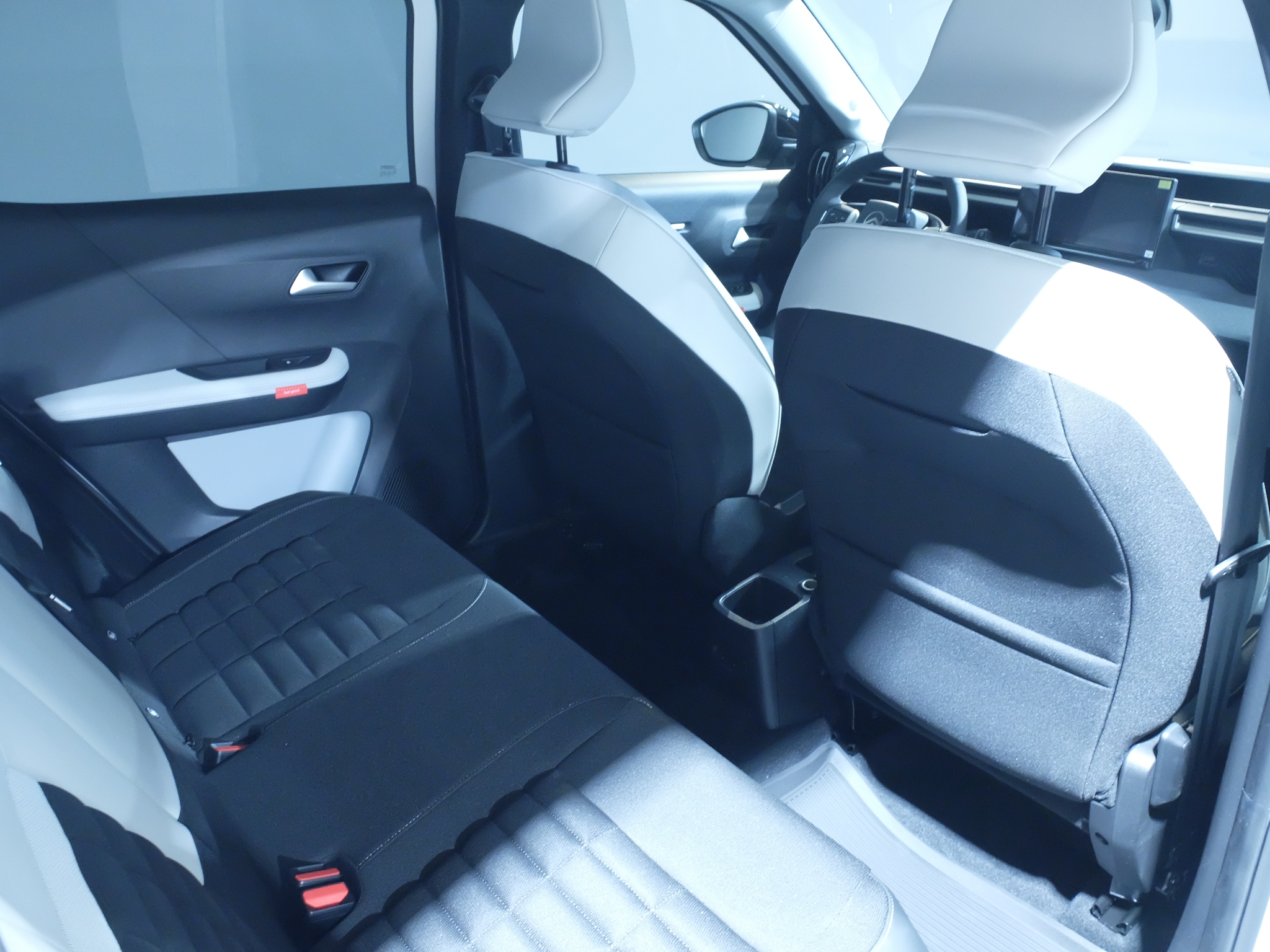 Citroen C3 Aircross PLUS Bensin 100hk 2026, photo 6/38