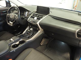 SUV Lexus NX 12 av 24