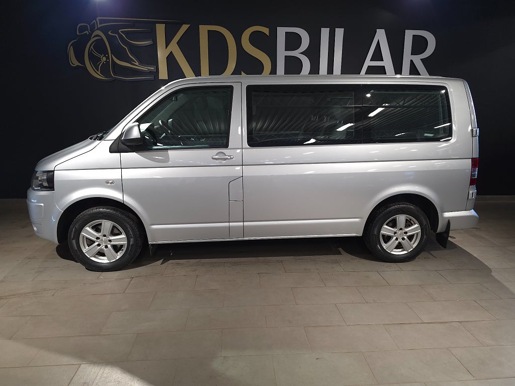 Volkswagen Caravelle 2.0 TDI Comfortline Euro5 102hk| 9-Sits |Drag | Värmare