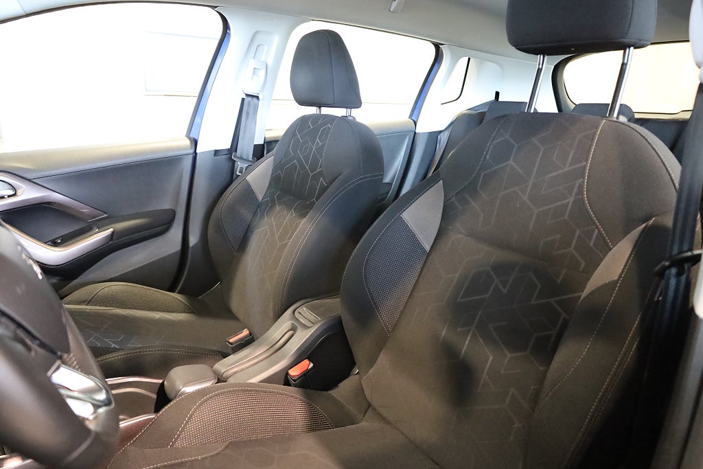 Peugeot 2008 1.6 e-HDi AUT Drag M-Värme Kamera Blåtand 2014