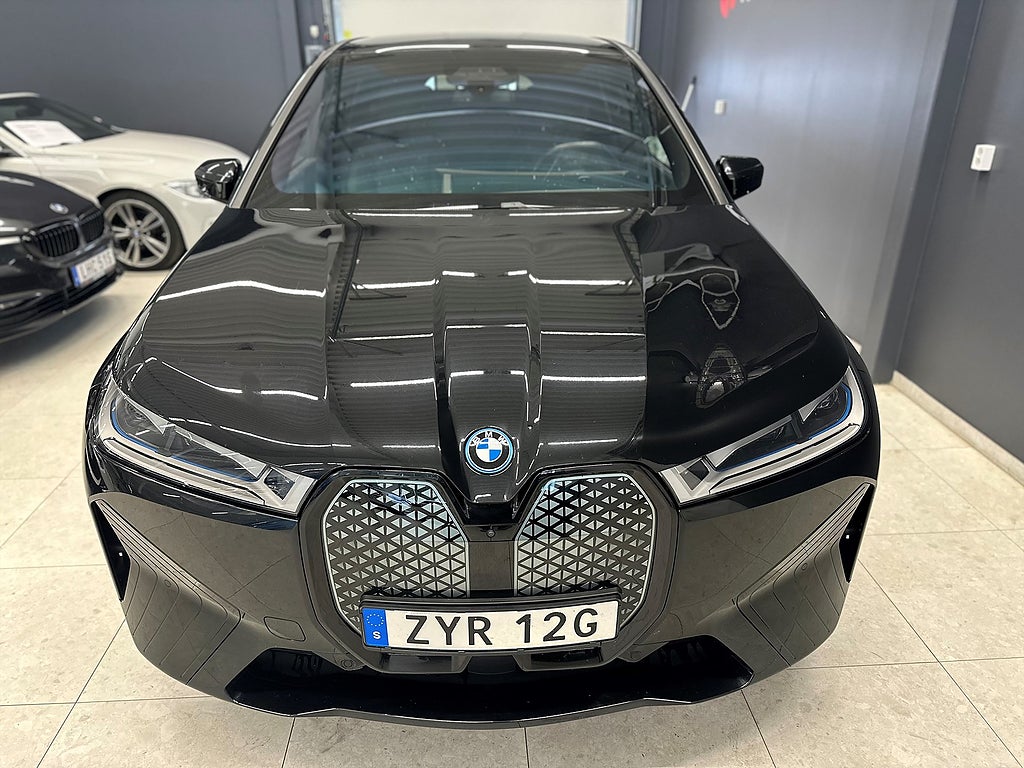 BMW iX xDrive50 /B-Kamera/360/NAV/DRAG/H/K/PANO/4.99%