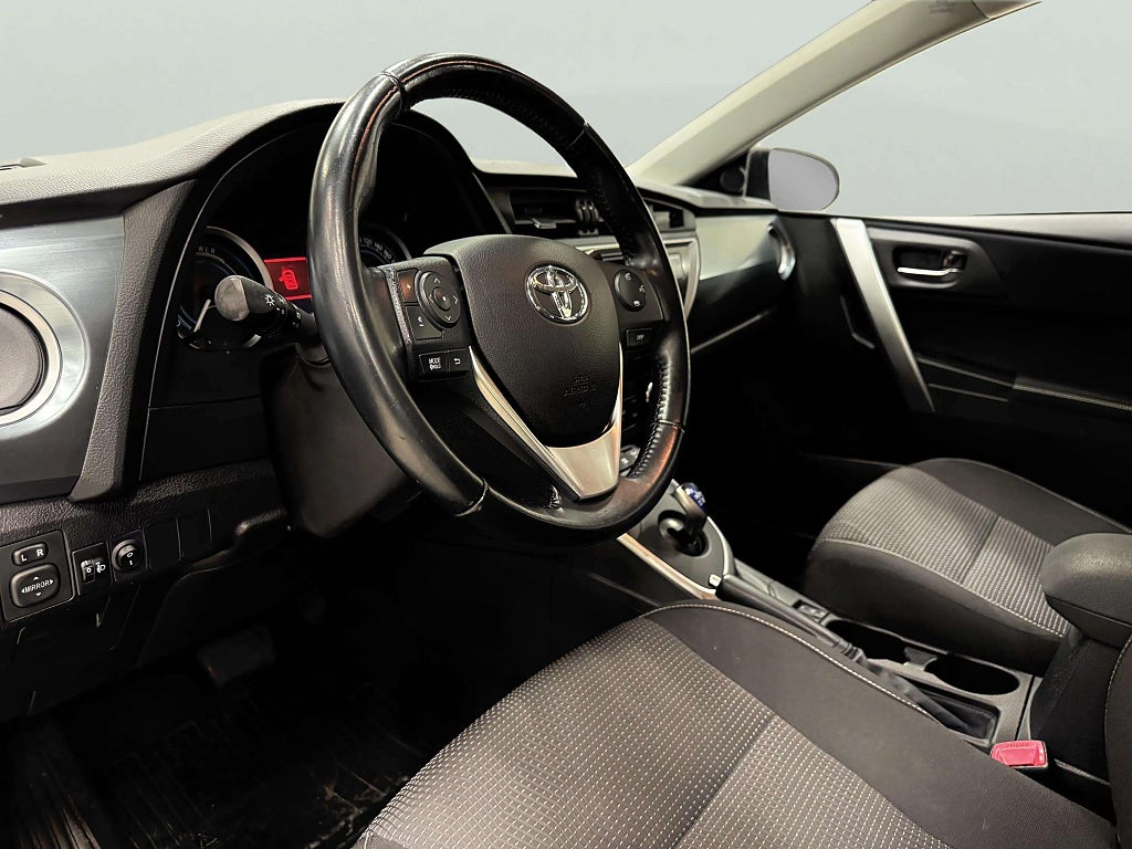 Toyota Auris Hybrid e-CVT Vinterhjul, Motor/Kupevärmare, Ledramp, Hemleverans - miniatyr 14