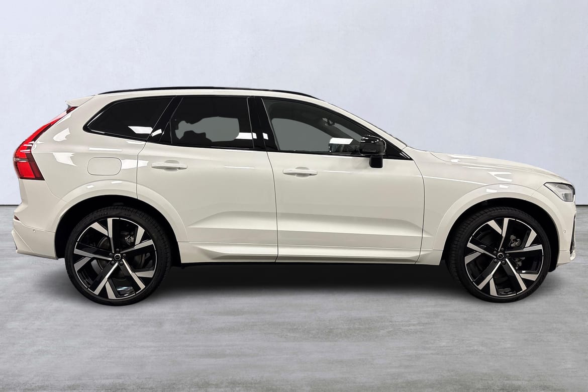 Volvo XC60 T8 Plus Black Nordic Edition 2026, bild 3/10