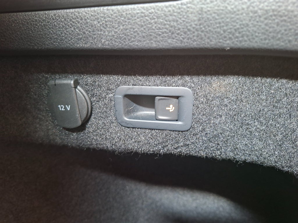 Volkswagen Passat 2022 - miniatyr 14