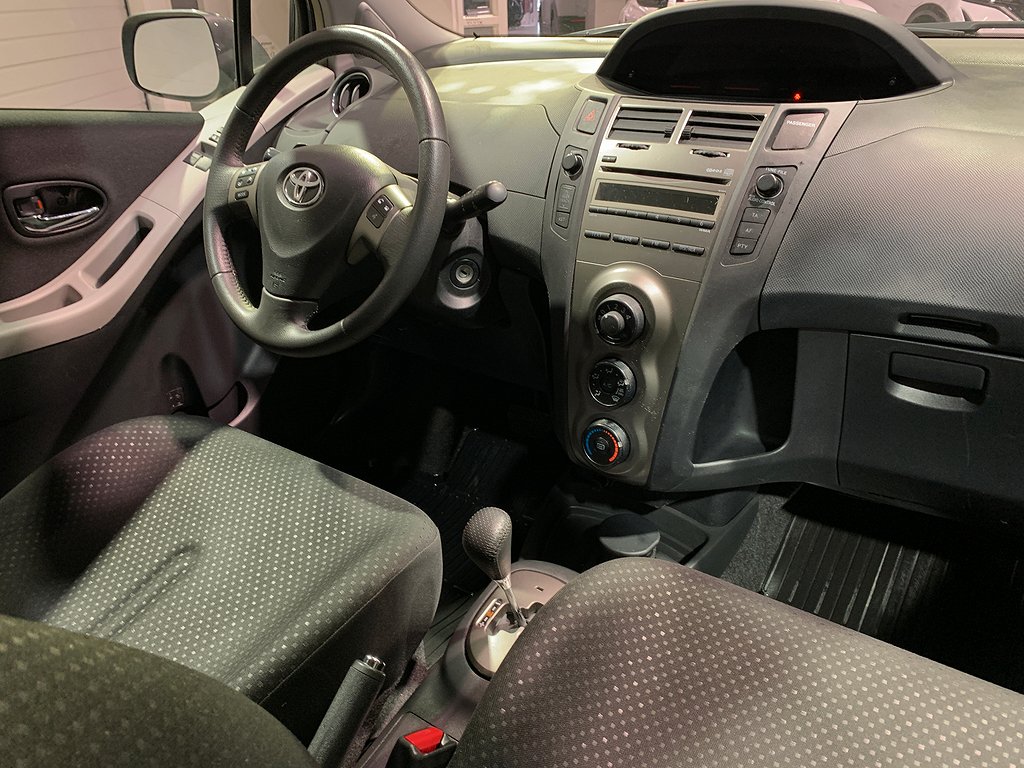 Toyota Yaris AUTOMAT | 5-dörrar | AC | Låga mil 2010