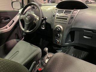 Halvkombi Toyota Yaris 11 av 19