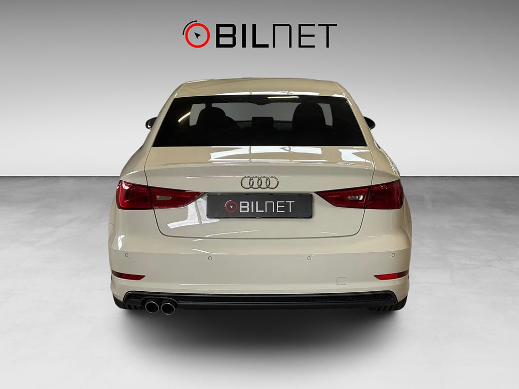 Audi A3 Sedan 2.0 TDI quattro *3,99%* S-tron S-Line 184hk 19"