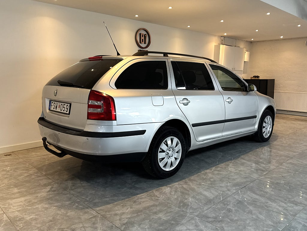 Skoda Octavia Kombi 2.0 FSI 150HK AUTOMAT DRAGKROK NYSERVAD NYBES