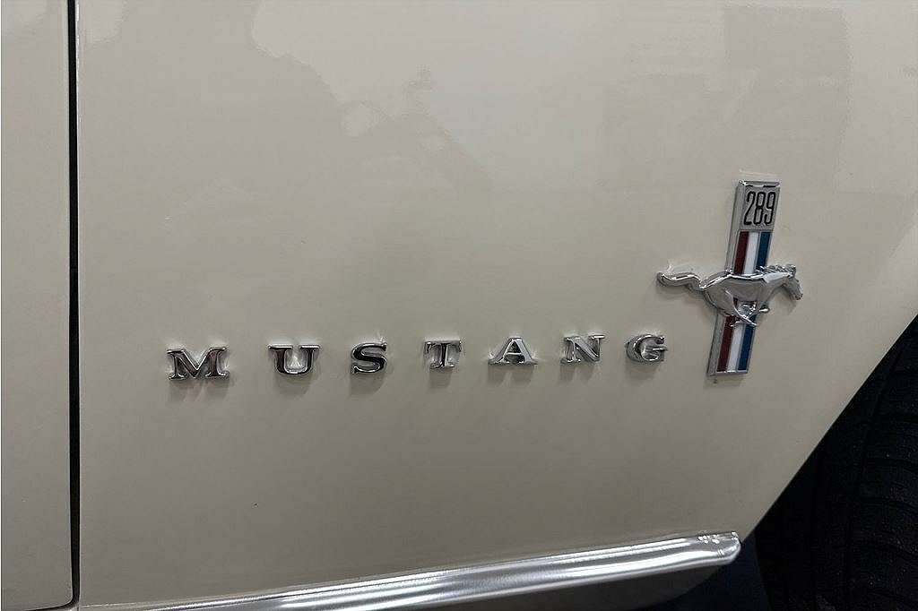 Ford Mustang Hardtop UNIK Ford Mustang Hardtop 4.7 V8, 203hk, renoverad motor