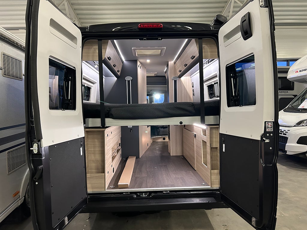 Sun Living V 65 GX /Dieselvärme / Höj & Sänkbarsäng / Automat / B-körkort/ - Sun Living