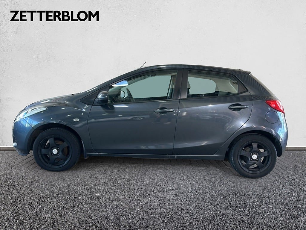 Halvkombi Mazda 2 2 av 14