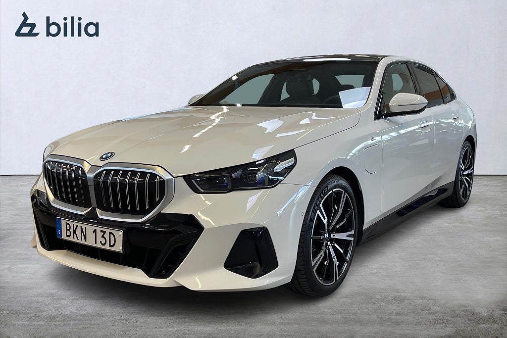 BMW 530e M Sport Panorama Värmare Komfortstolar 360 Kamera Drag 