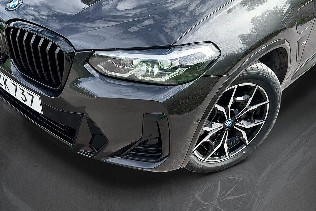 BMW X3 xDrive30e M Sport|Drag|Värmare|CarPlay|B-kamera|Cockpit