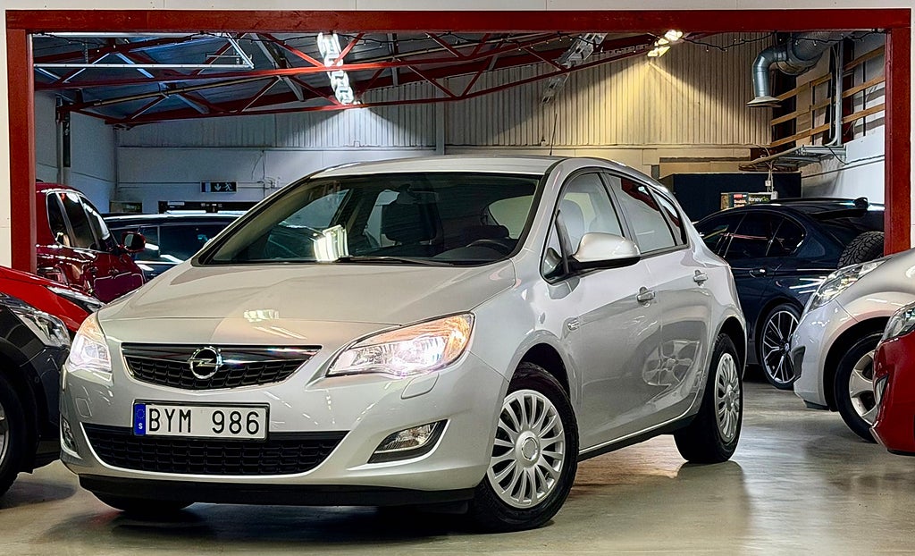 Opel Astra 1.6 Enjoy Euro 5 Nyservad