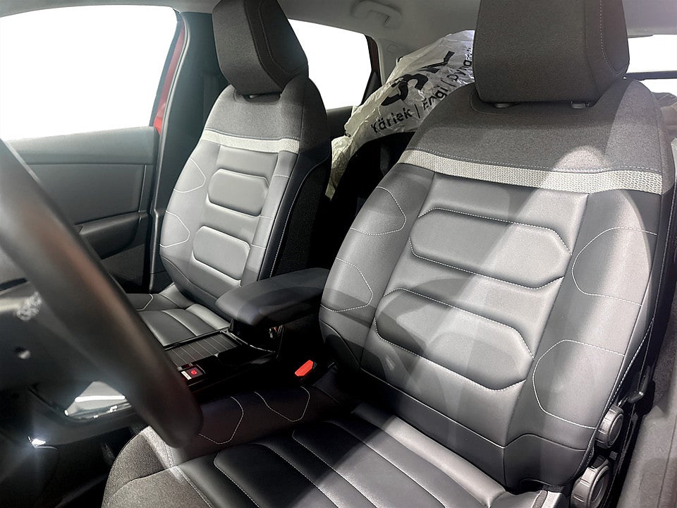 Bild på Citroën e-C4 Shine 50kWh 136hk Aut B-KAMERA CARPLAY KEYLESS