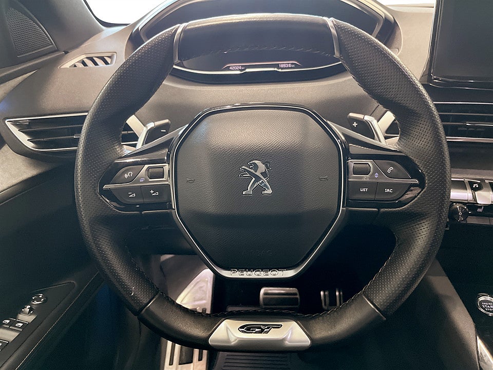 Bild på Peugeot 3008 GT 1.2 PT 130hk Aut - INK. TRYGGHETSPAKET