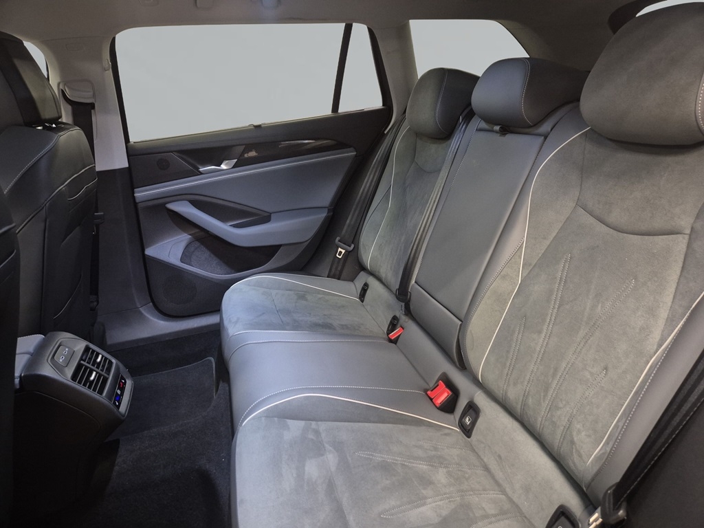 Volkswagen Passat 2024, bild 5/37
