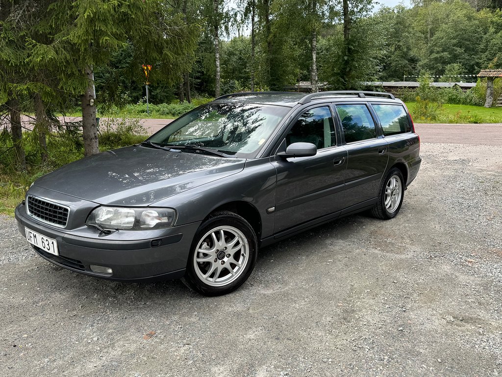 Volvo V70 2.4 170HK, Automat Business, Dragkrok