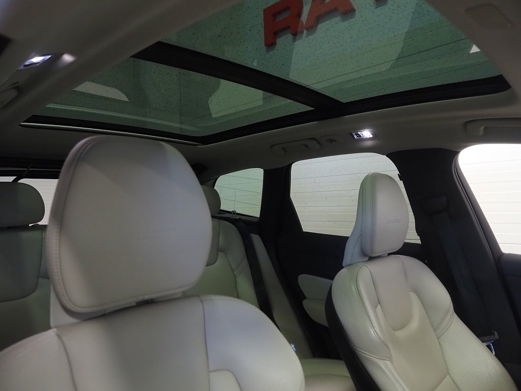 Volvo XC60 Recharge T8 392hk AWD Inscription Drag|Pano|H/K|Kamera 2020