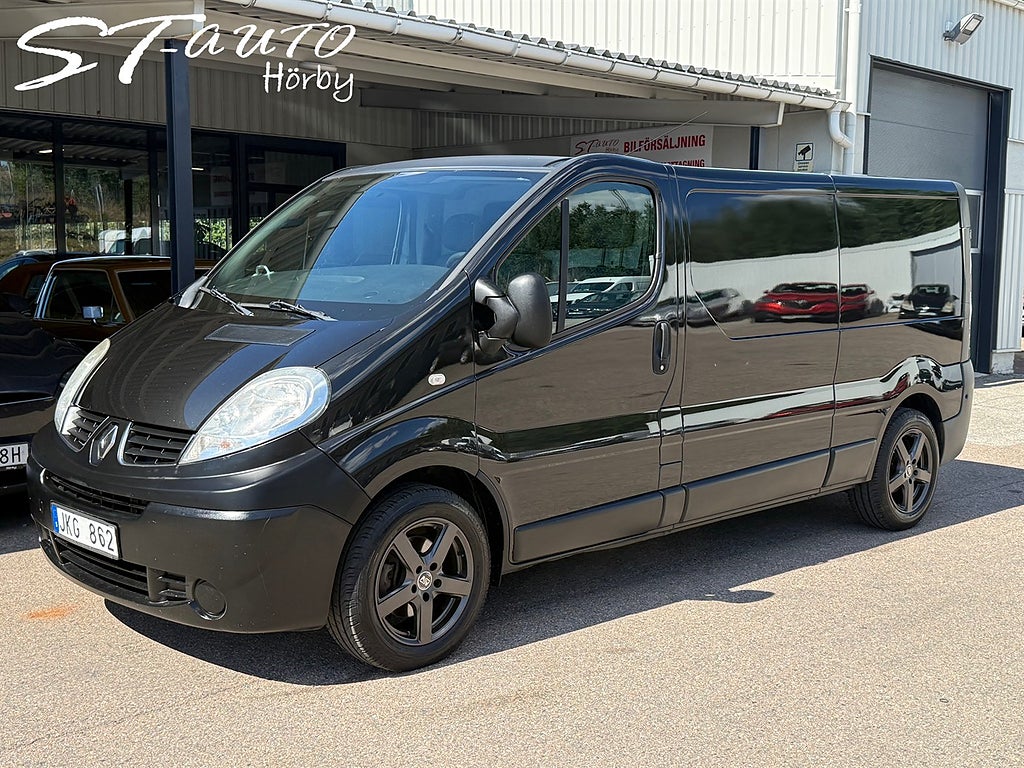 Renault trafic 2.9t 2.0 dCi Låga mil Drag 114hk