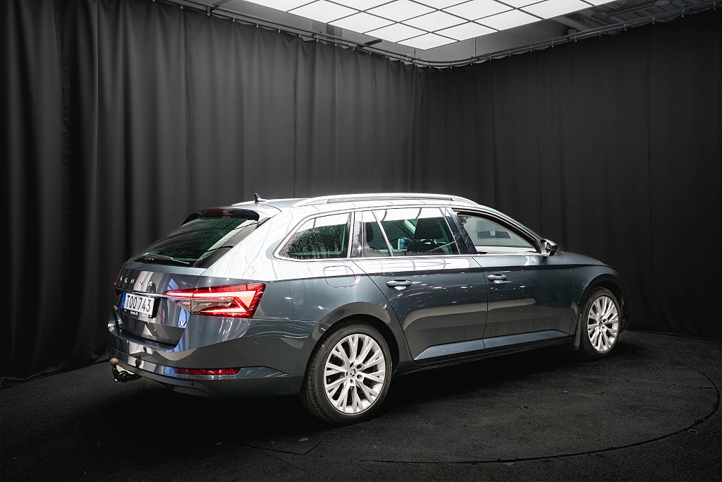 Skoda Superb BUSINESS ADVENTURE LÄDER DRAG B-VÄRMARE CANTON 93.4%SoH