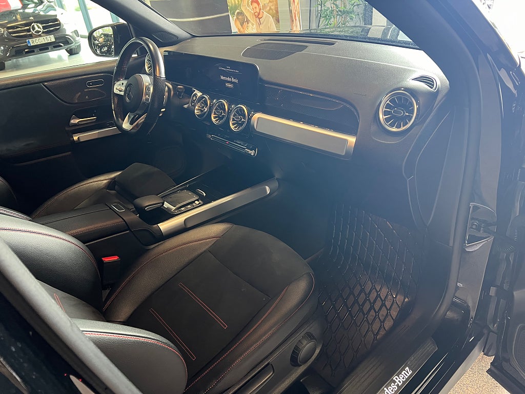 Mercedes-Benz GLB 2023 - miniatyr 11