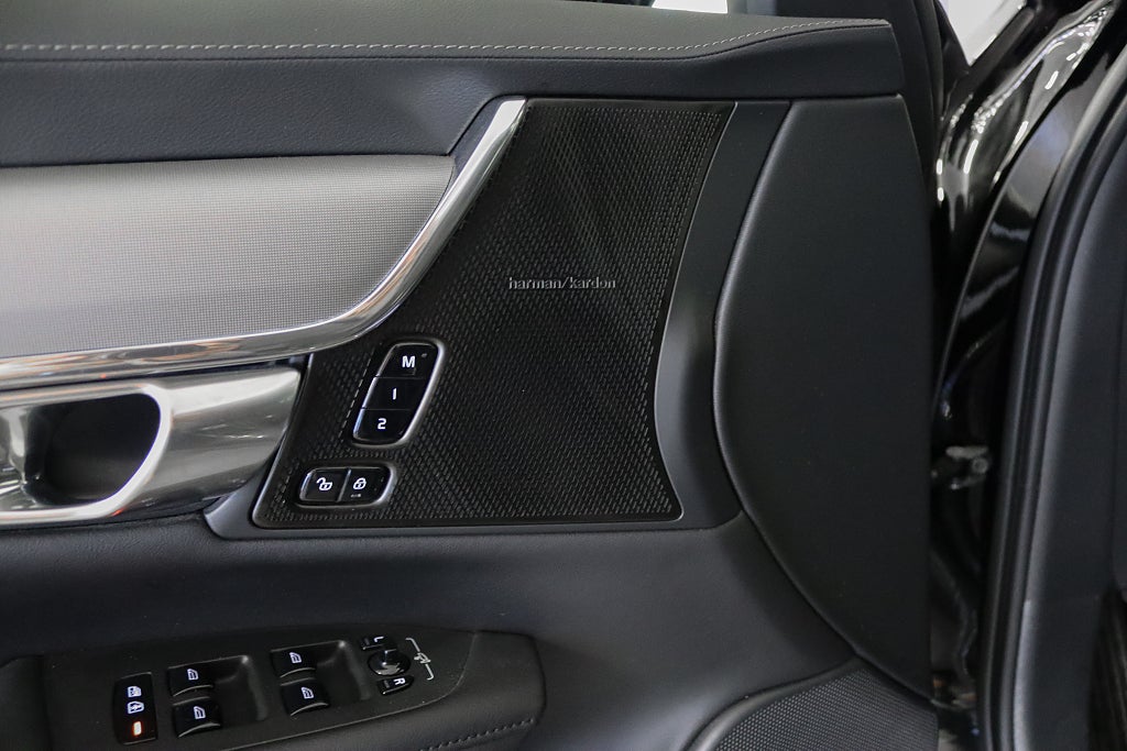 Volvo V90 Recharge T6 II AWD Ultimate Dark R-Design Pano H/K 360°