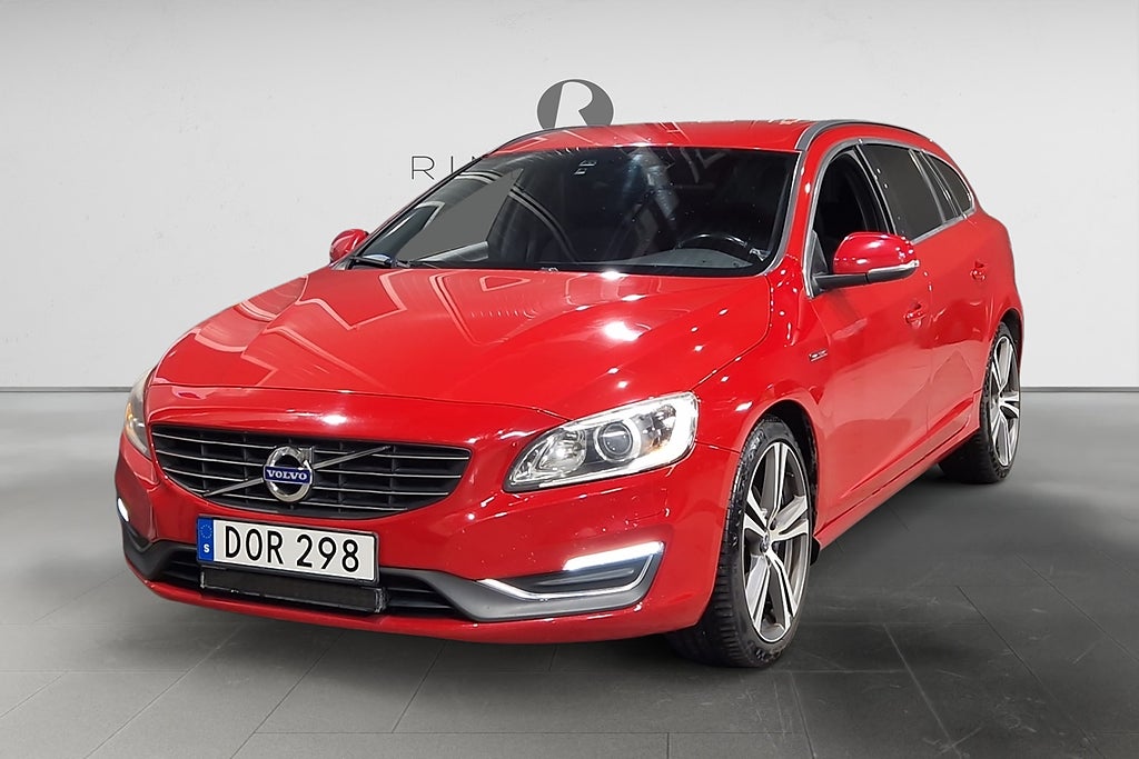 Volvo V60 D4 181 HK AUT MOMENTUM DRAG VOC VÄRM NAVI PDC 19"