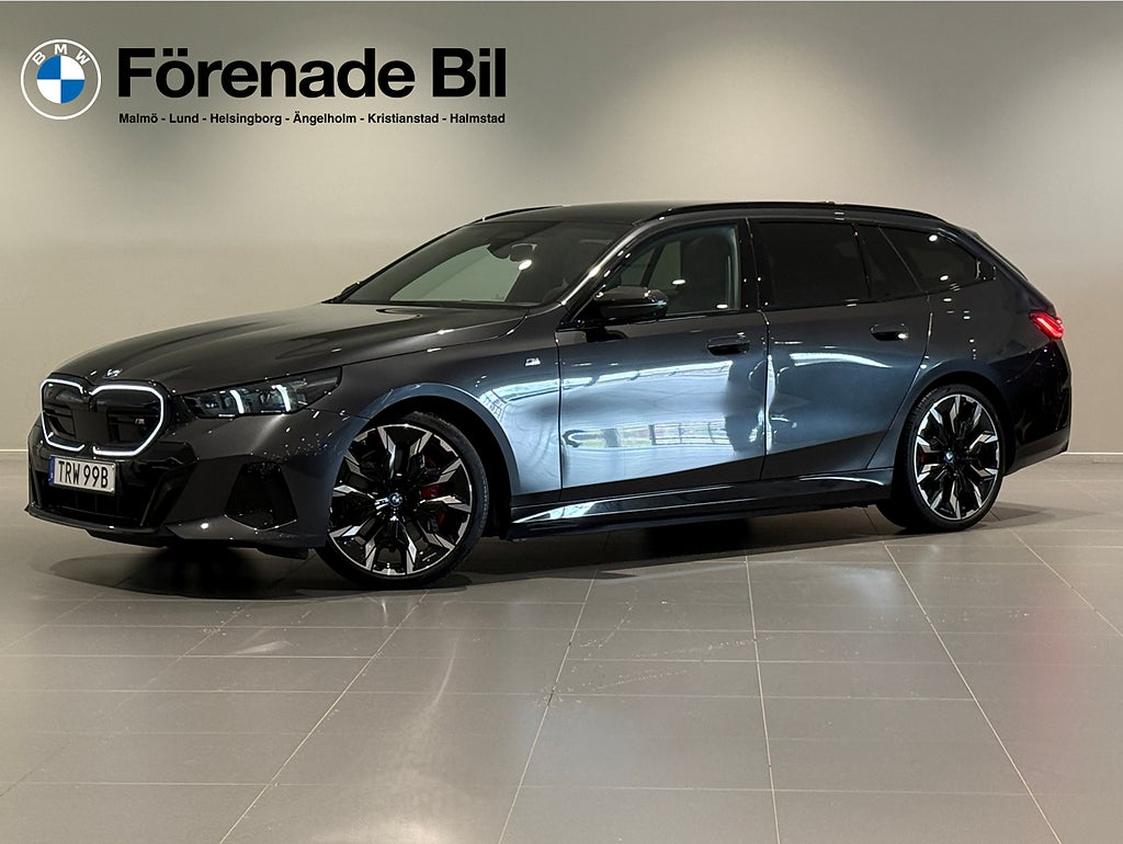 BMW i5 M60 xDrive Touring M Sport Pro Panorama Drag B&W 21"