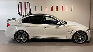 BMW har en rak sexa som optimerats till 530 hästkrafter. 