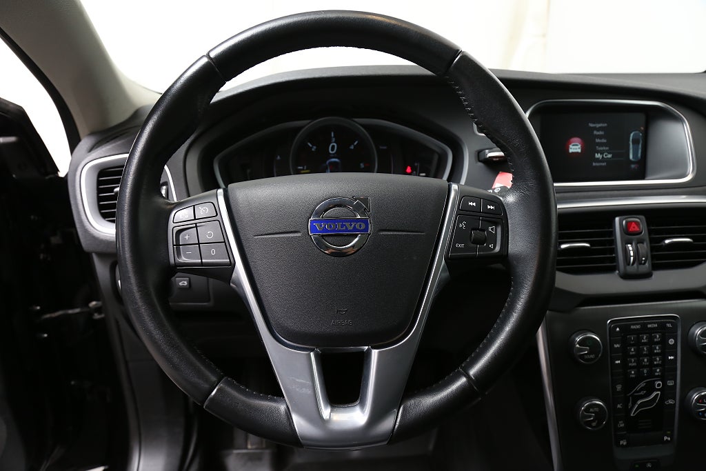 Volvo V40 D3 150hk Momentum Business E PRO Dieselvärmare 2016