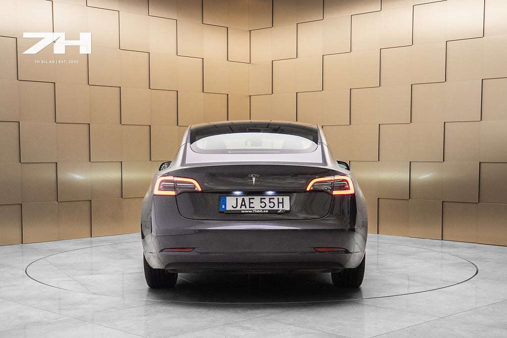 Tesla Model 3 Standard Range / Panorama / Autopilot