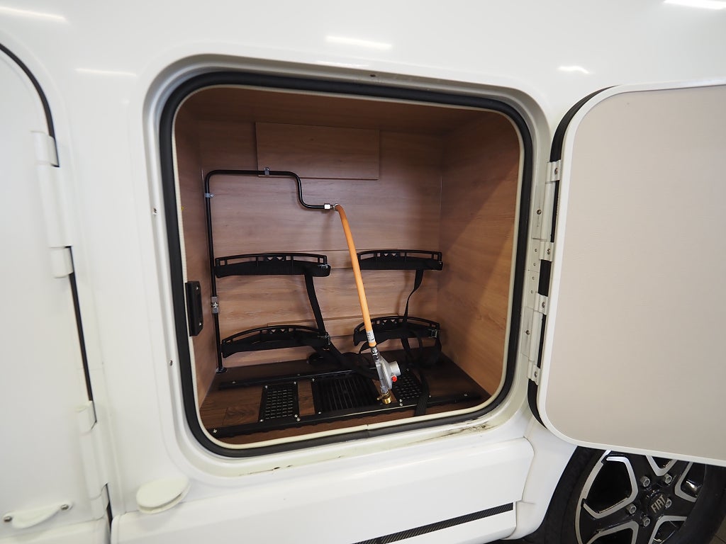 Knaus L!ve Wave 650 MF Platinum Selection ALDE I Taksäng