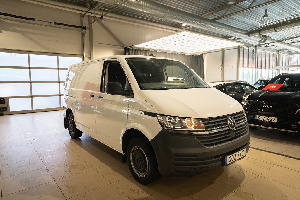 Volkswagen Transporter T30 TDI D-VÄRMARE DRAG CARPLAY MOMS 1-ÄGARE